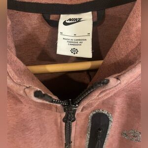 NIKE tech zip up jacket